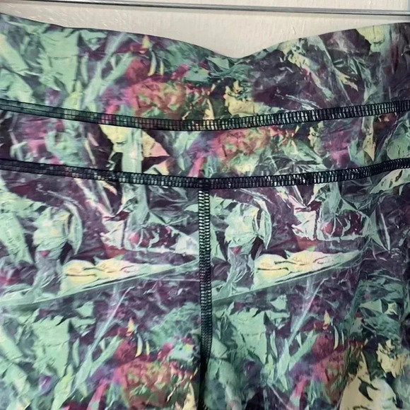 Lululemon run inspire crop 11, 21 1/2” - Picture 9 of 11